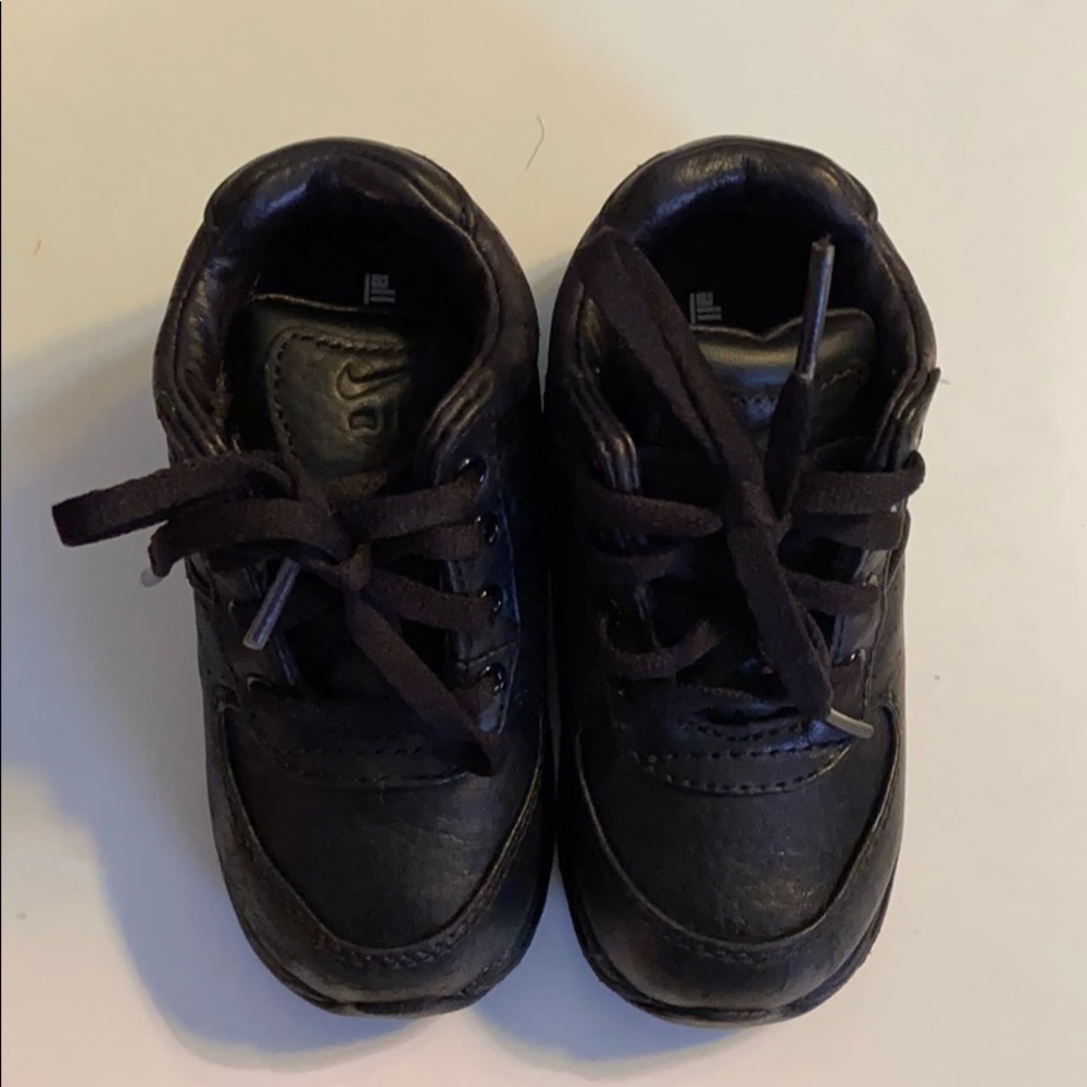 black Nike boots size 7 (air max)